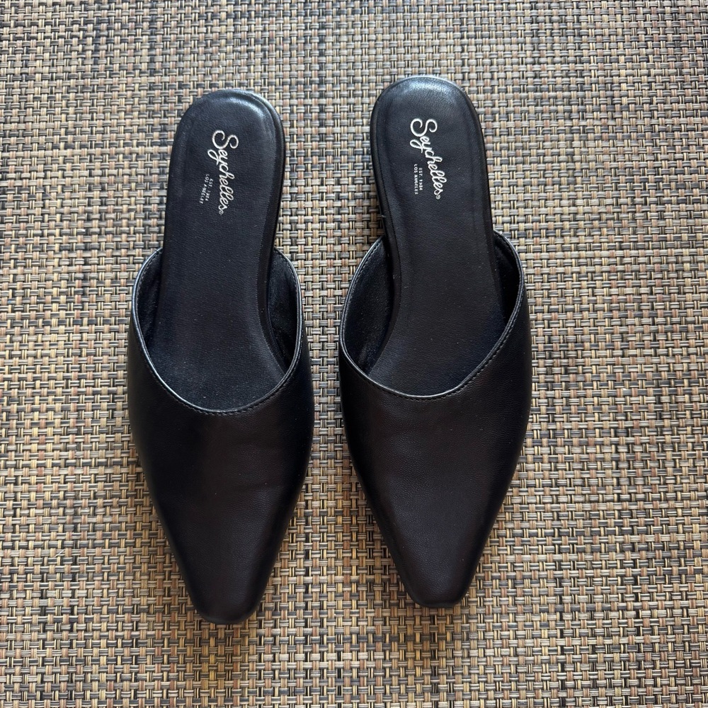 Seychelles Women's Black Pointed Toe Slip-On Mules